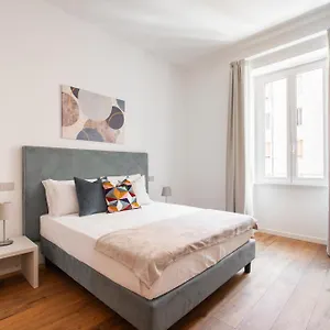  Appartamento Elegant Haven Re Di By Hostand